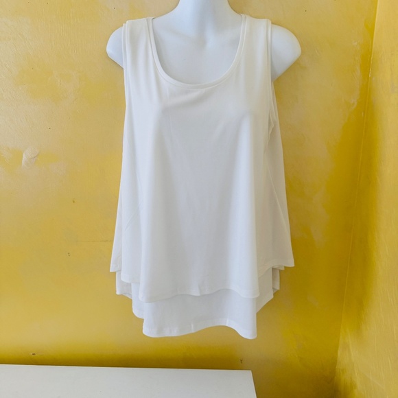 Aryeh sleeveles white top layered hem split back  top small - Picture 1 of 3